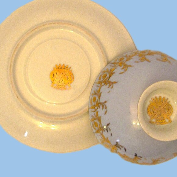 Antique porcelain Fragonard Courtship love scenes teacup & saucer made in German - Picture 9 of 10